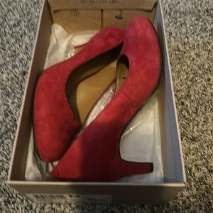 Clarks Arista Abe Red Suede Pumps